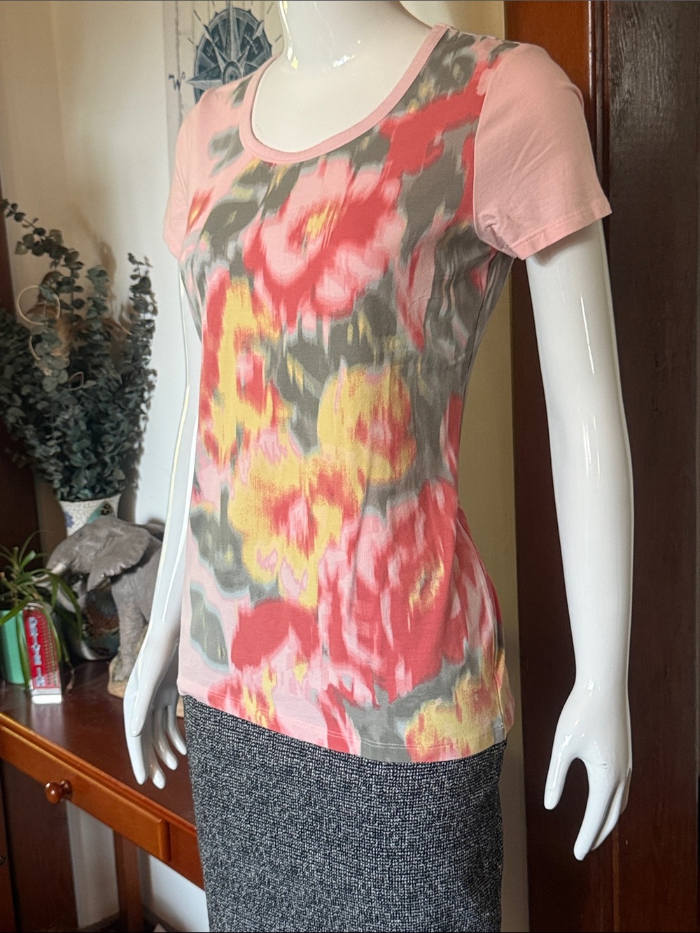 NWT Style&Co size small Women’s Pink Floral Short Sleeve Tee